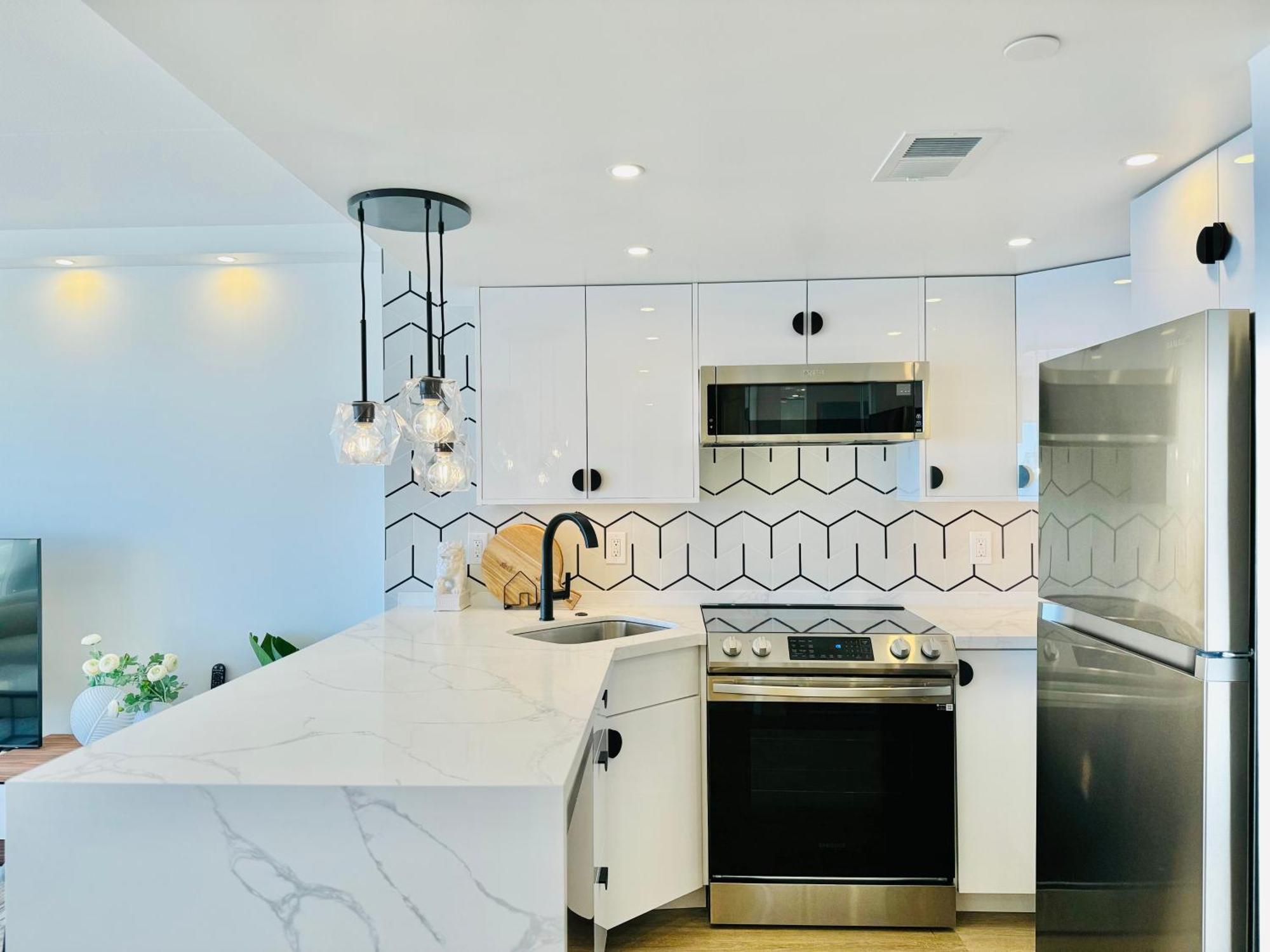 Panoramic Oceanview Resort - Full Kitchen In Each Room, 2 Swimming Pools, Onsite Restaurants, Fireworks Every Friday Honolulu Kültér fotó